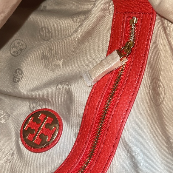 TORY BURCH BEACH AMANDA Orange Pebbled Leather Hobo Crossbody Bag - Picture 8 of 10